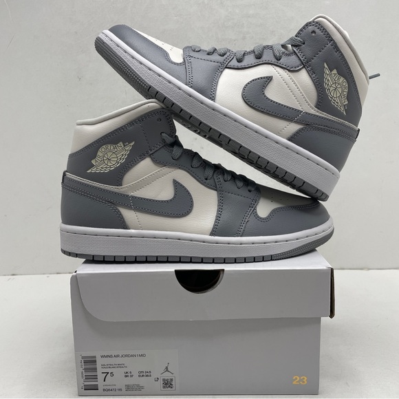 Nike Air Jordan 1 Retro Mid WMNS “Stealth” 2022 - Picture 1 of 4